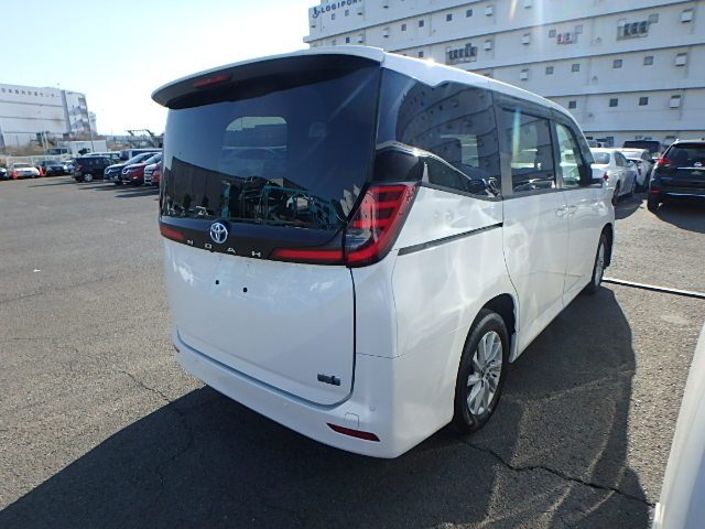TOYOTA  NOAH