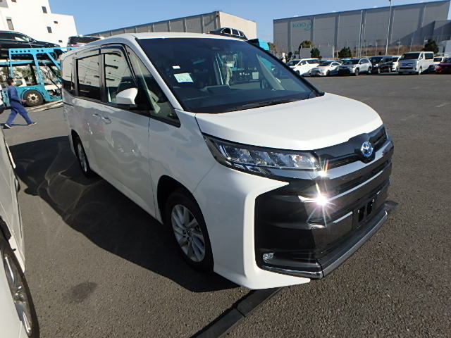 TOYOTA  NOAH