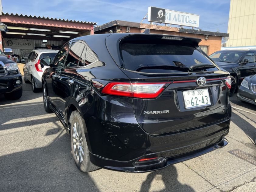 TOYOTA HARRIER PREMIUM